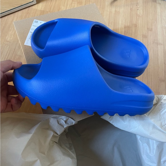 Yeezy slide “Azure” NWT ❗️sold on merc❗️ - Picture 5 of 12